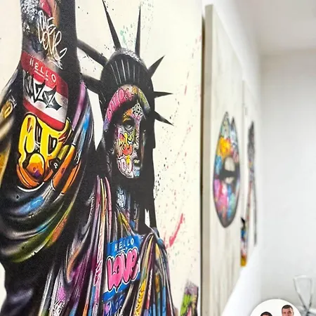 Aria Lux アパート *